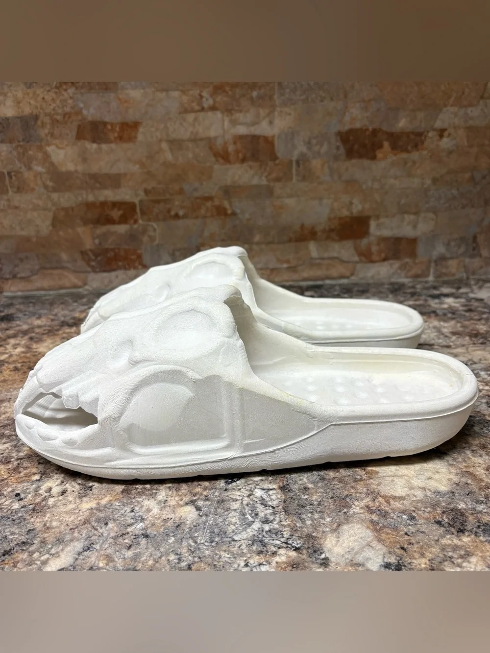 Kito Wares Fossil-X Sabertooth Slides Size 12